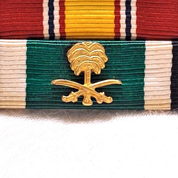 Vintage U.S. Military Ribbon Collection On Bars. For Display Or Reenactment - Picture 3 of 9